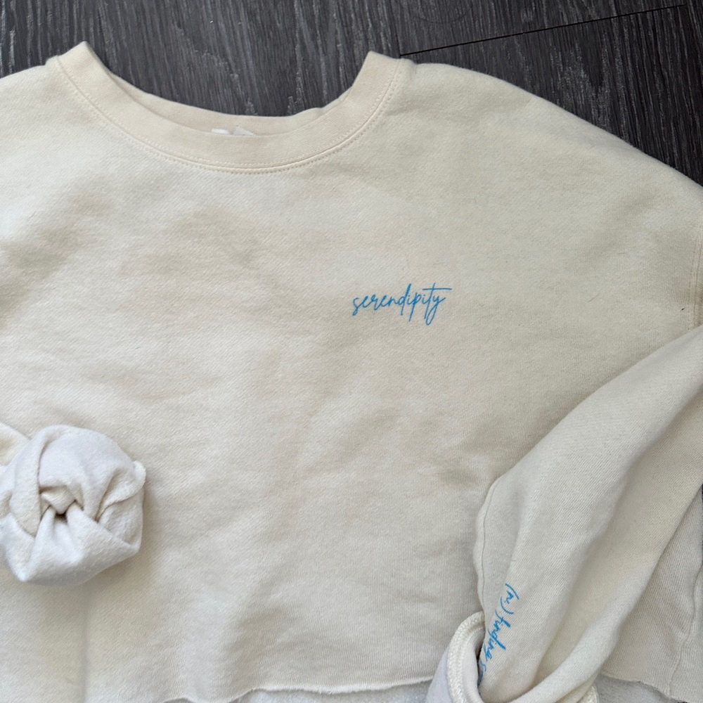Long sleeve cropped Cream Sweatshirt